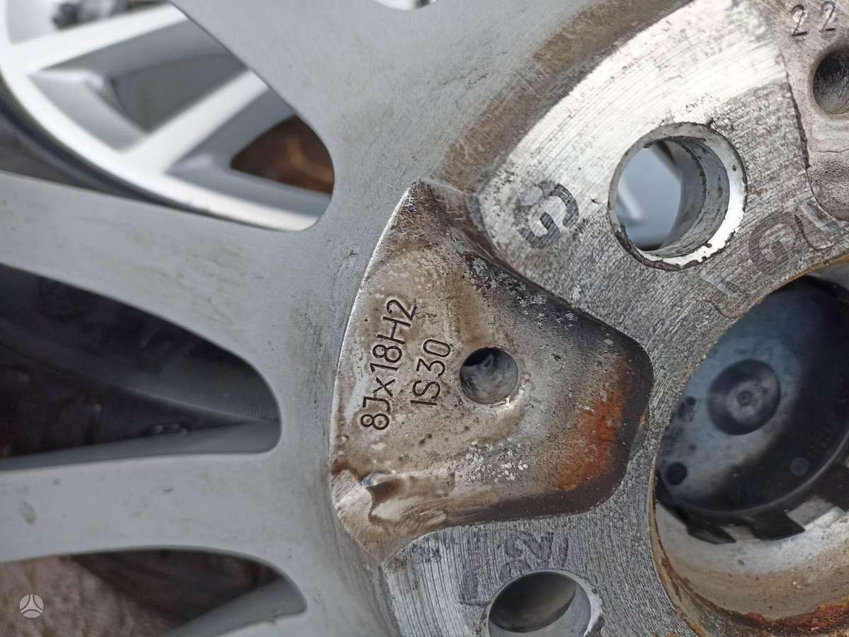 BMW G30, lengvojo lydinio, R18