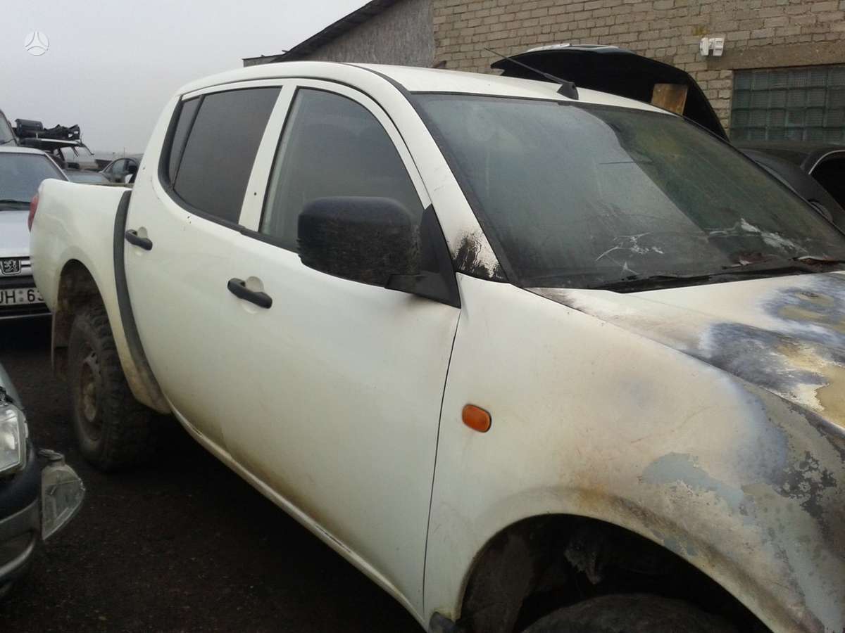 Mitsubishi L200 по частям