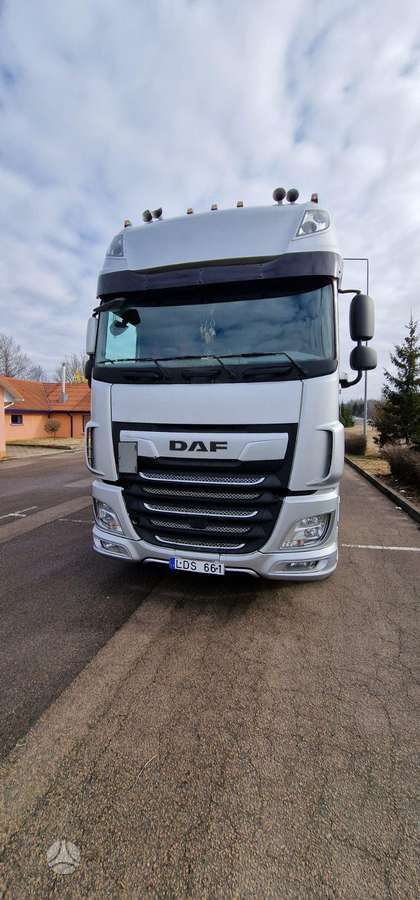 DAF XF480 6x2, double sleeper