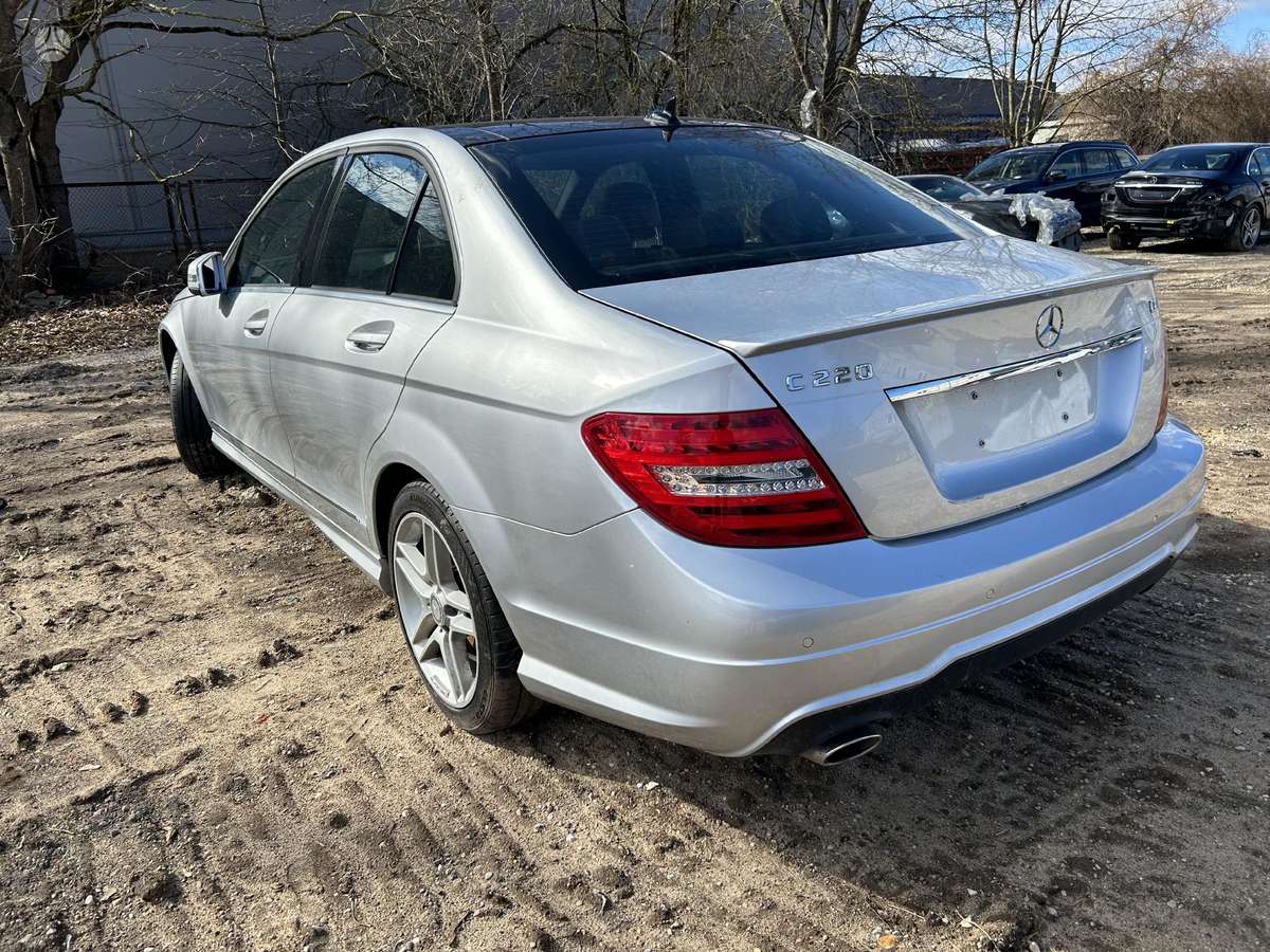 Mercedes-Benz C klasė по частям