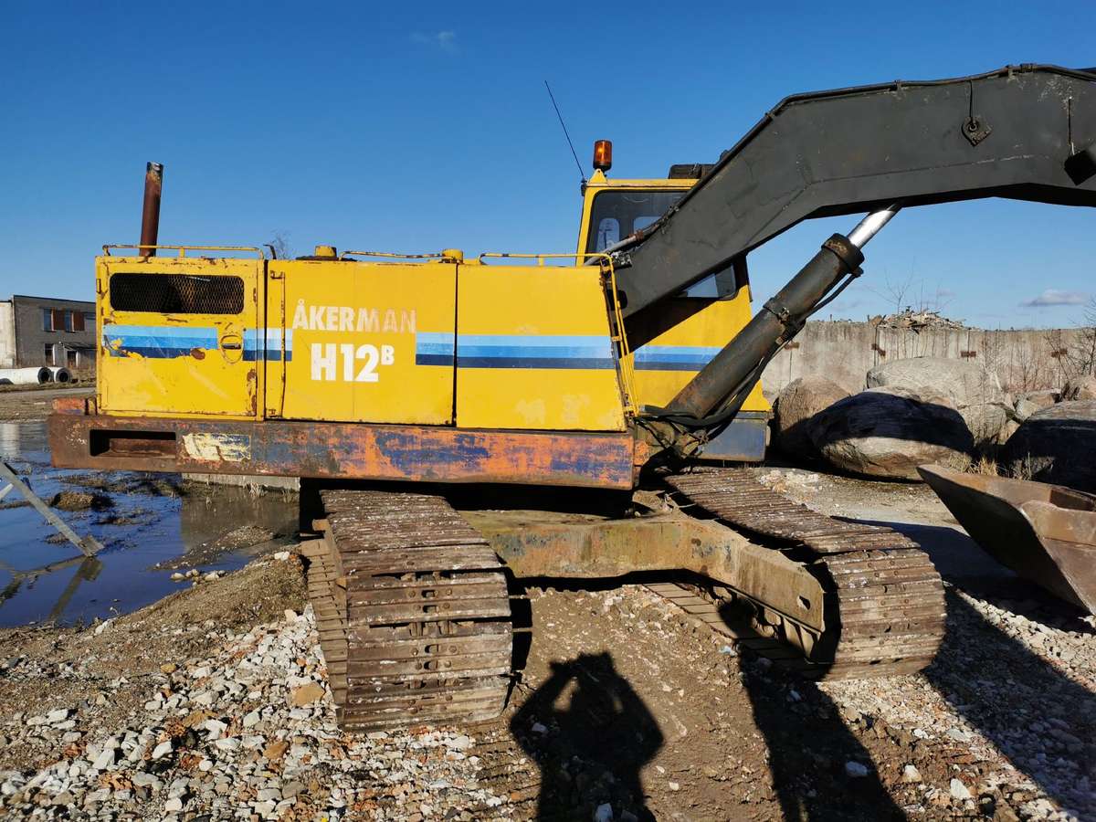 Akerman H12B, excavator
