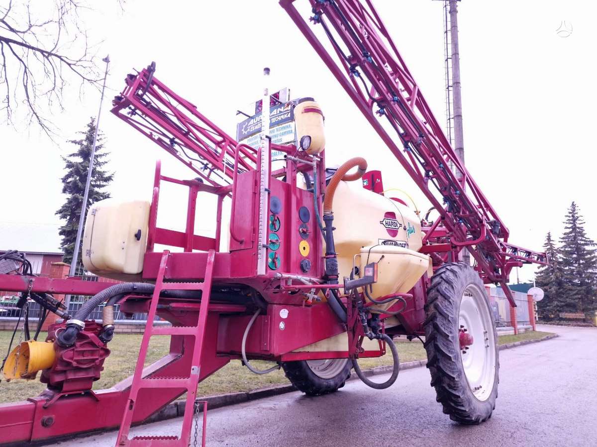 Hardi Comander 4200, izsmidzinātāji