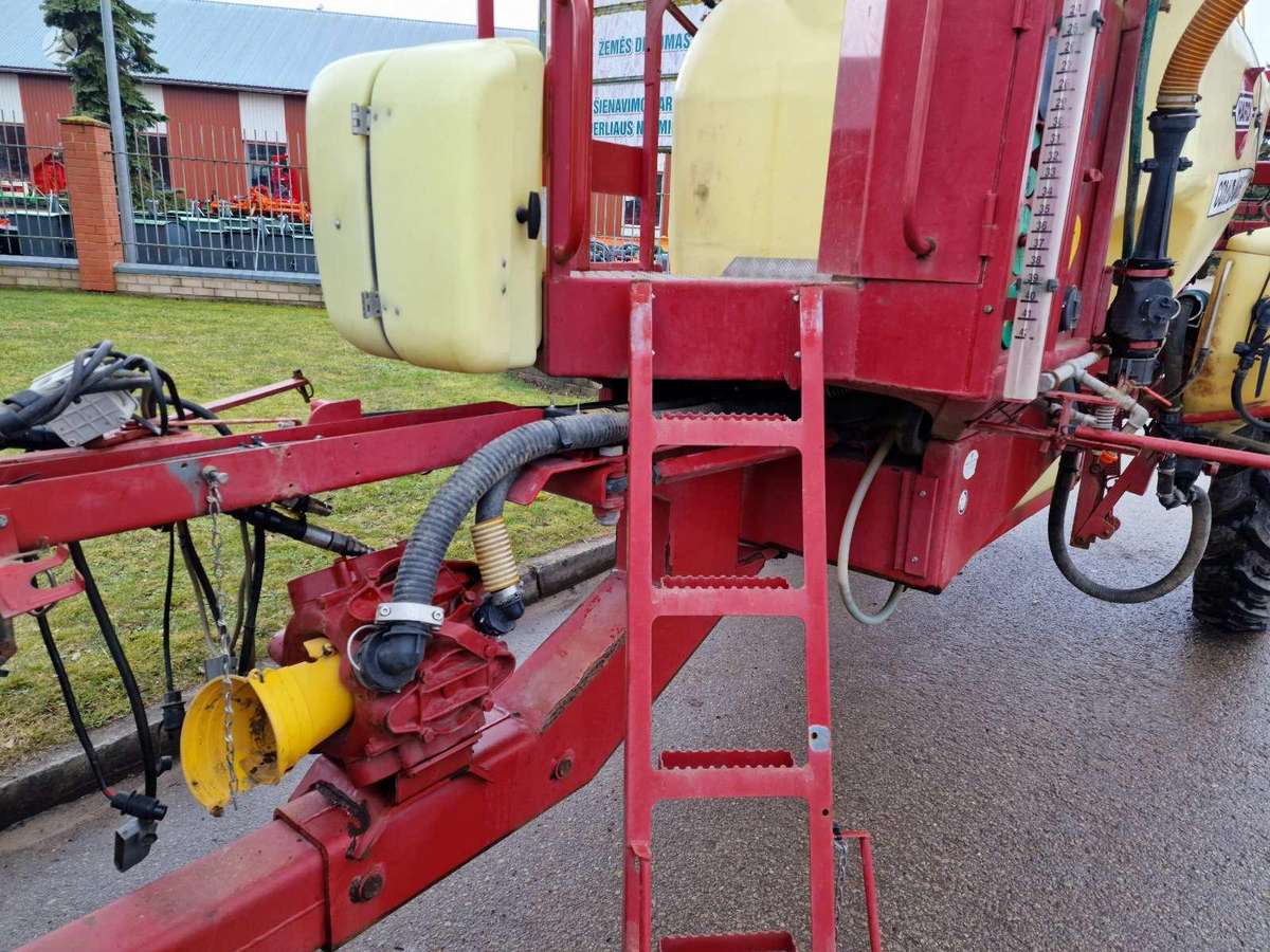 Hardi Comander 4200, izsmidzinātāji