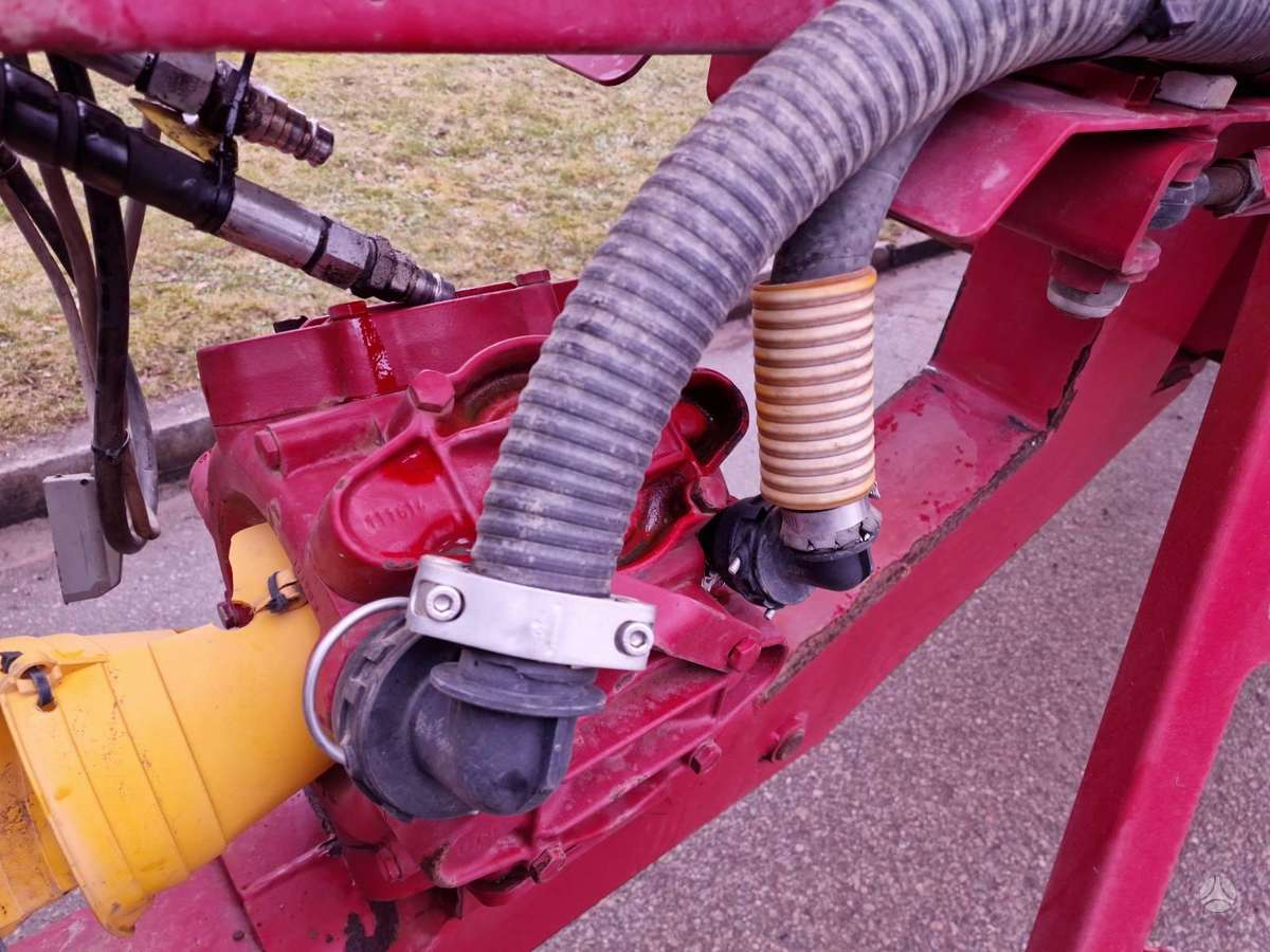 Hardi Comander 4200, izsmidzinātāji