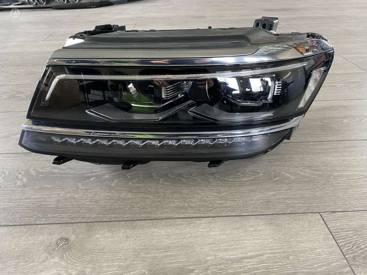 Volkswagen Tiguan lights