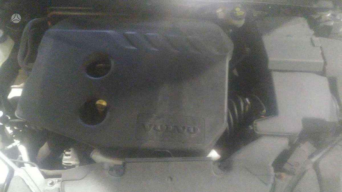 Volvo V40 по частям
