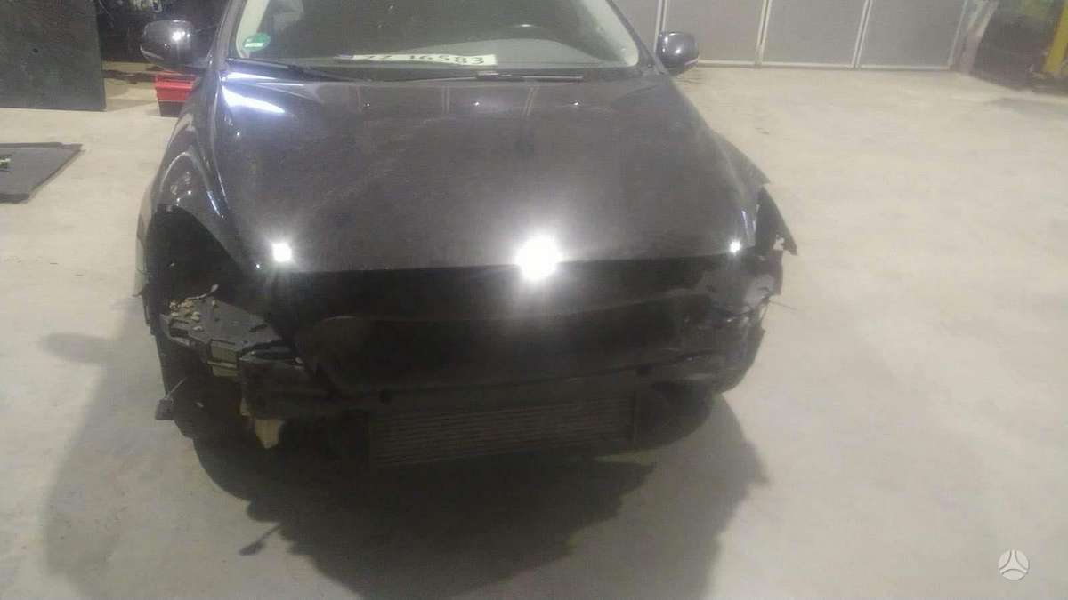 Volvo V40 по частям