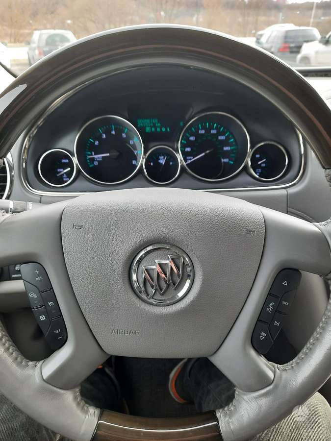 Buick Enclave, 3.6 l., off-road / crossover