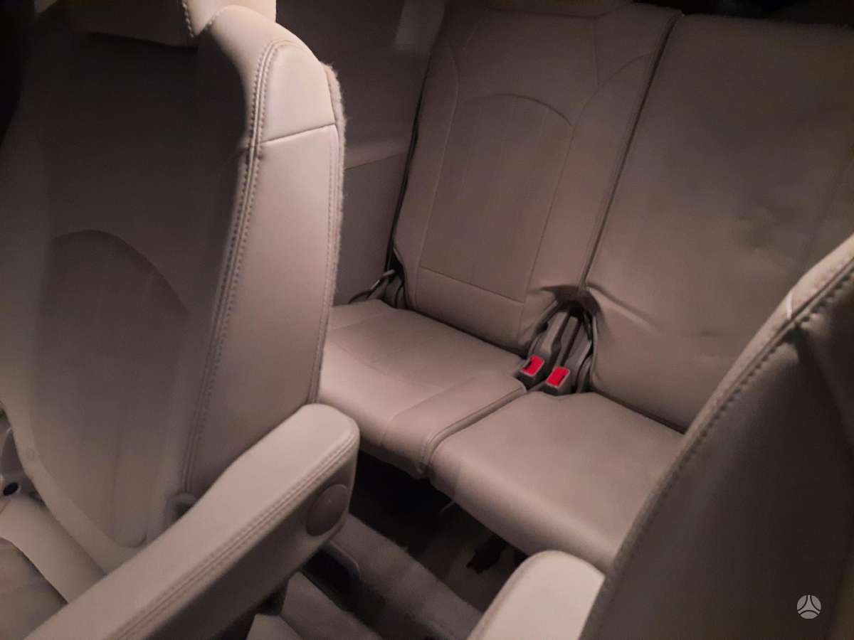 Buick Enclave, 3.6 l., off-road / crossover