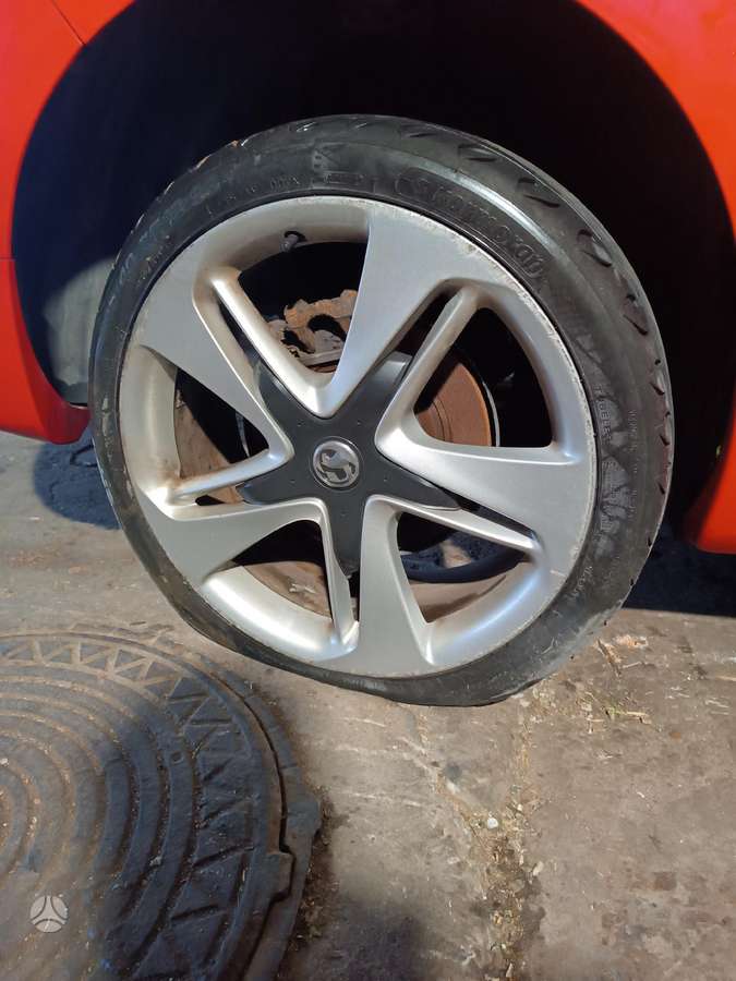 Opel Astra dalimis