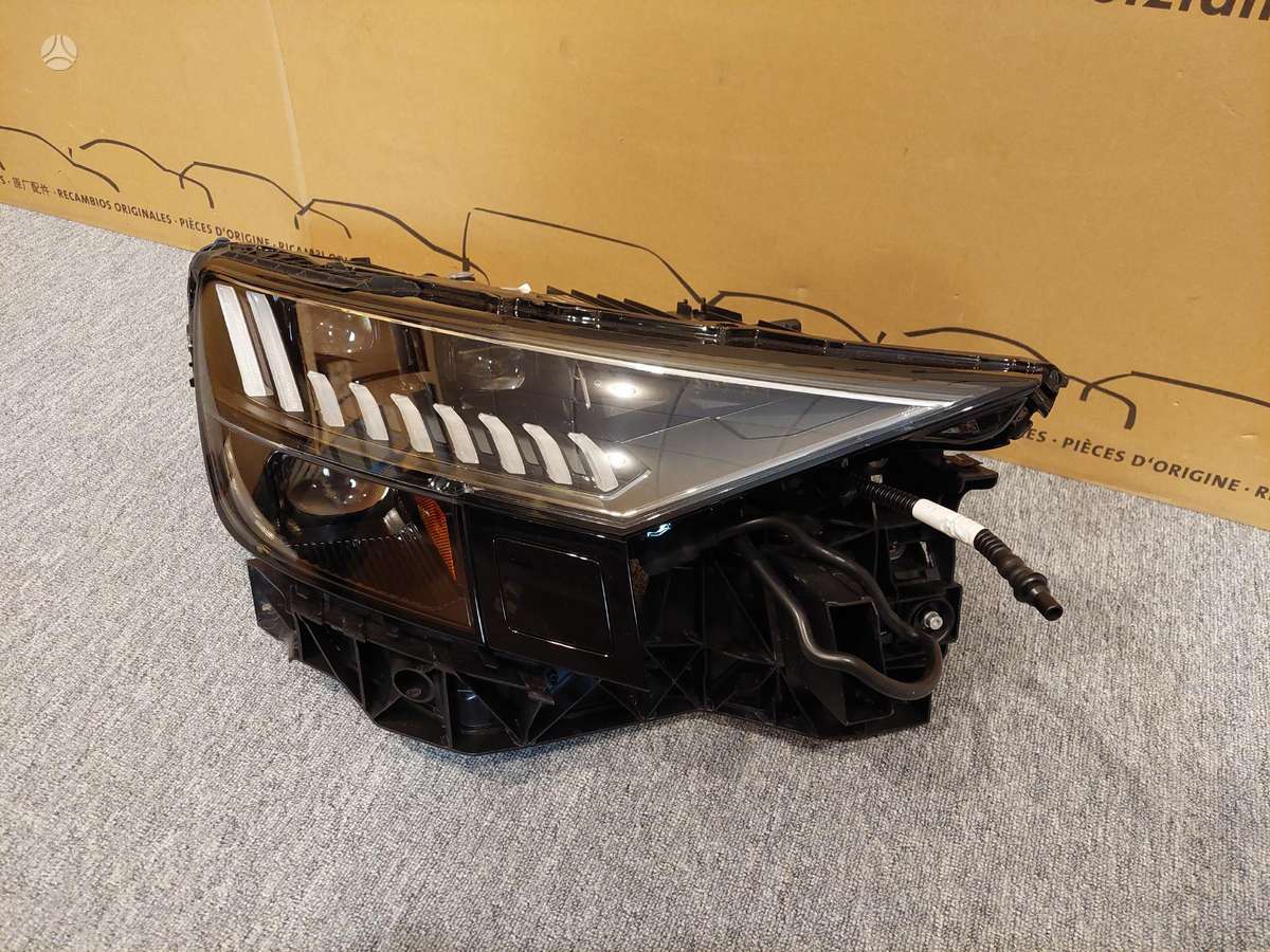 Audi RS Q8, 4M8941036F, žibintai