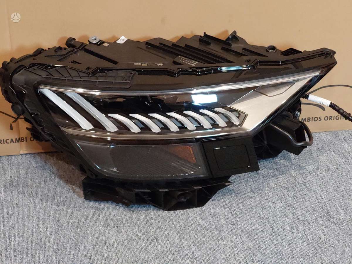 Audi RS Q8, 4M8941036F, žibintai