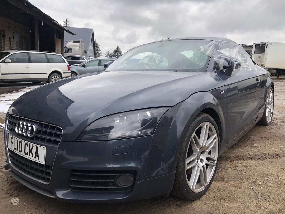 Audi TT dalimis