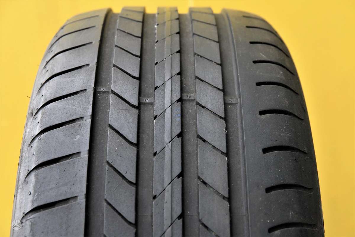 Goodyear EficientGrip, summer 235/45 R19