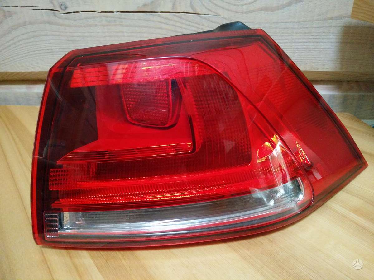 Volkswagen Golf lights, roof rack
