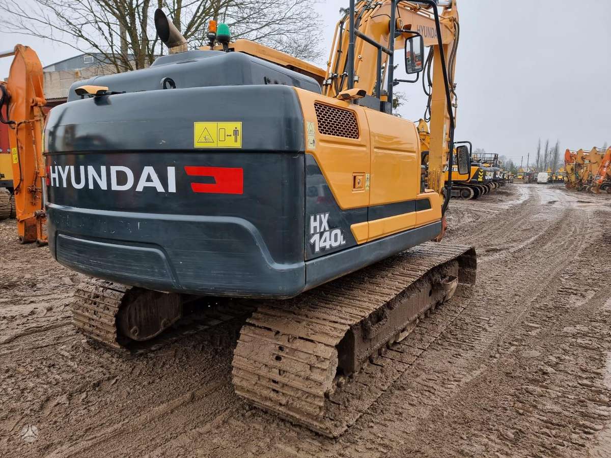 Hyundai HX 140L, excavator