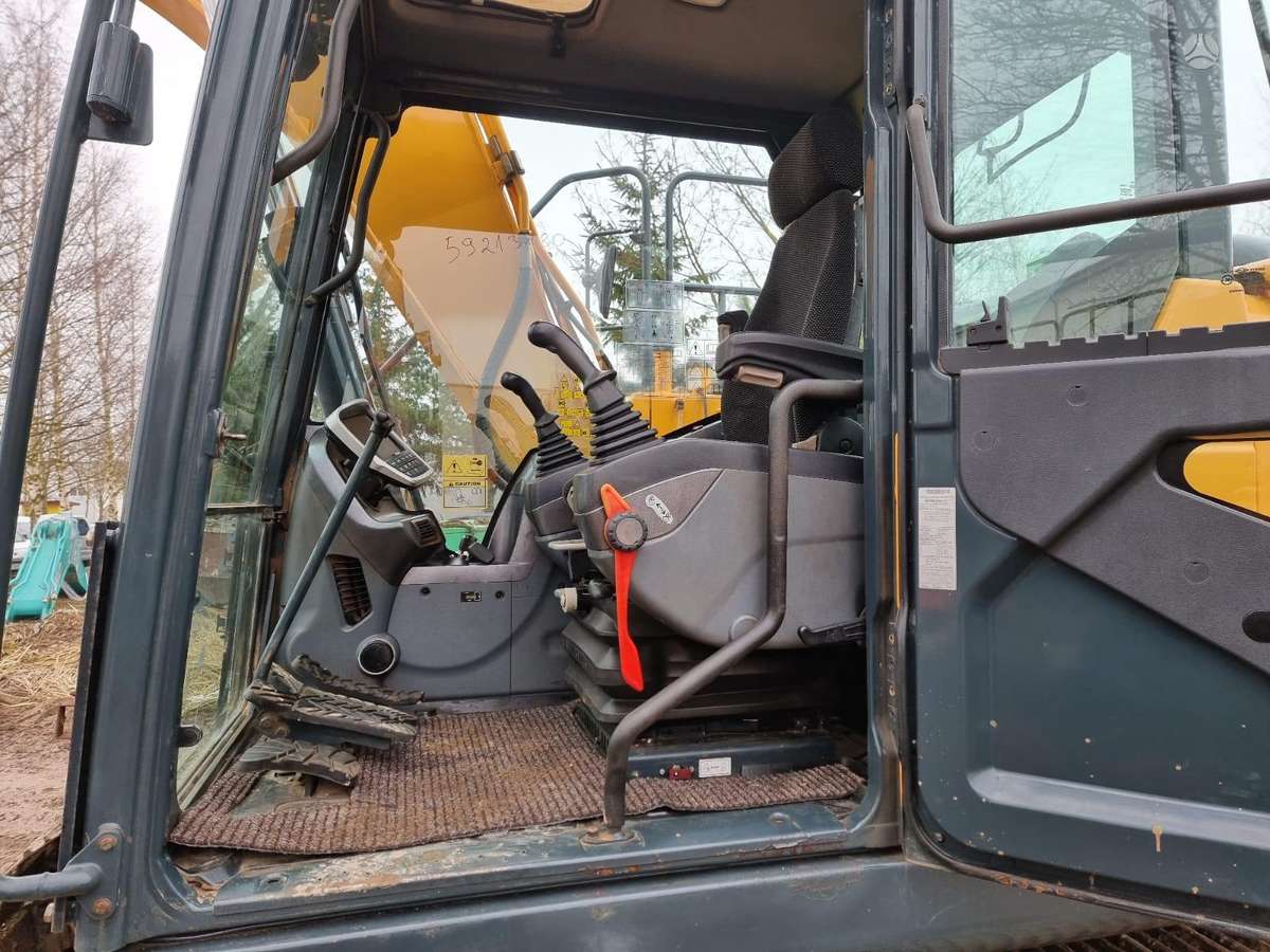 Hyundai HX 140L, ekskavatoriai