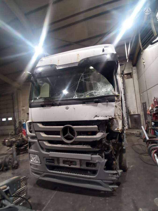 Mercedes-Benz ACTROS 1844LS, тягачи