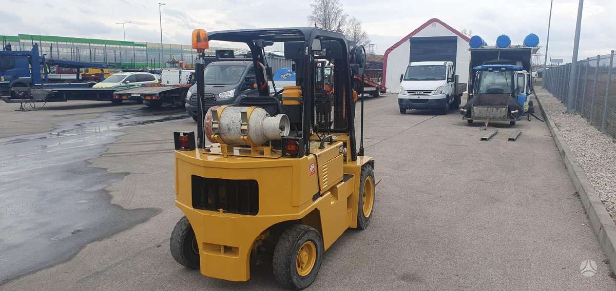Caterpillar V 40 D, вилочные погрузчики