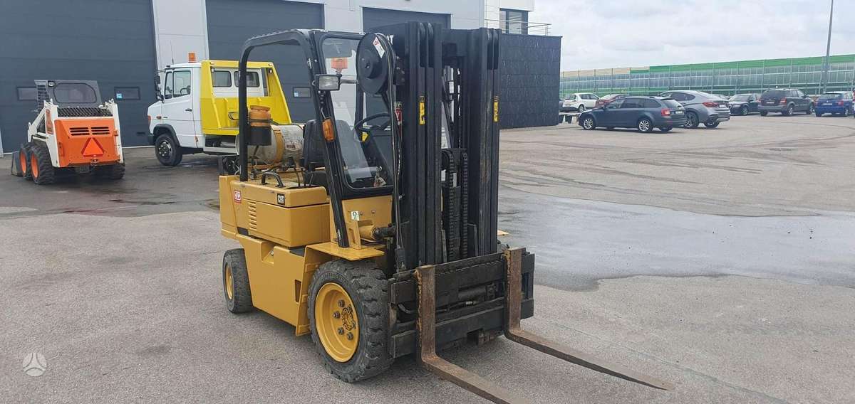 Caterpillar V 40 D, вилочные погрузчики