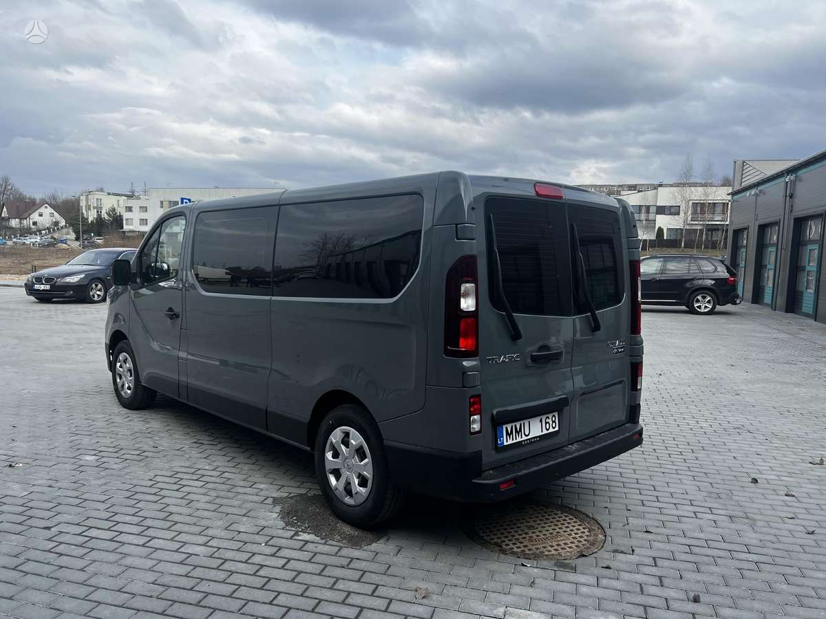 Renault Trafic, passenger minibus