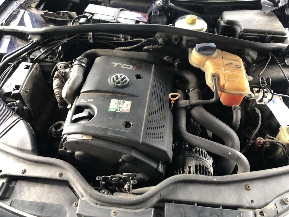 Volkswagen Passat for parts. dalimis