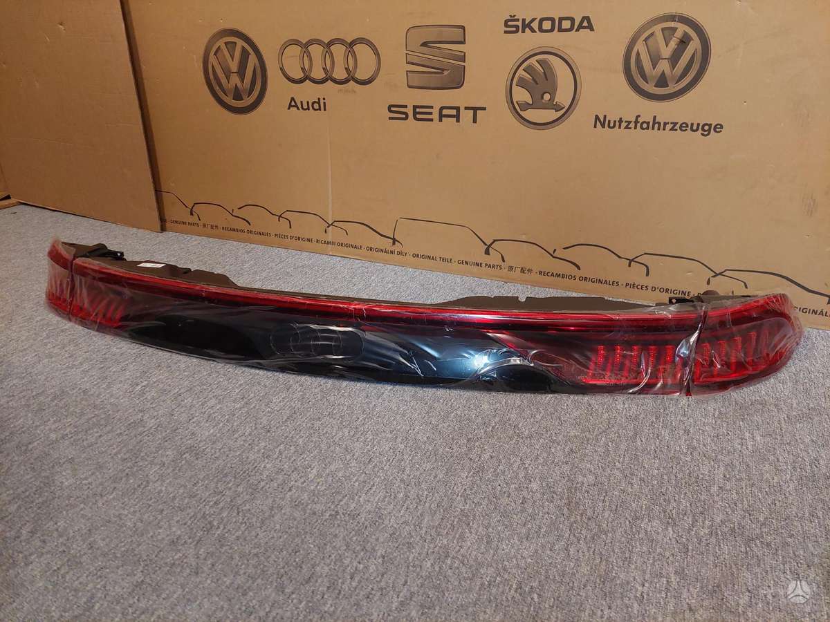 Audi RS Q8, 4M8941036F, žibintai