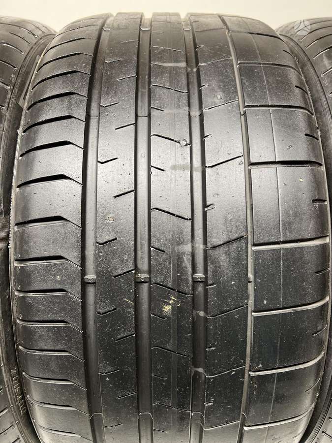 Pirelli P-Zero 2023m, летние 265/35 R20