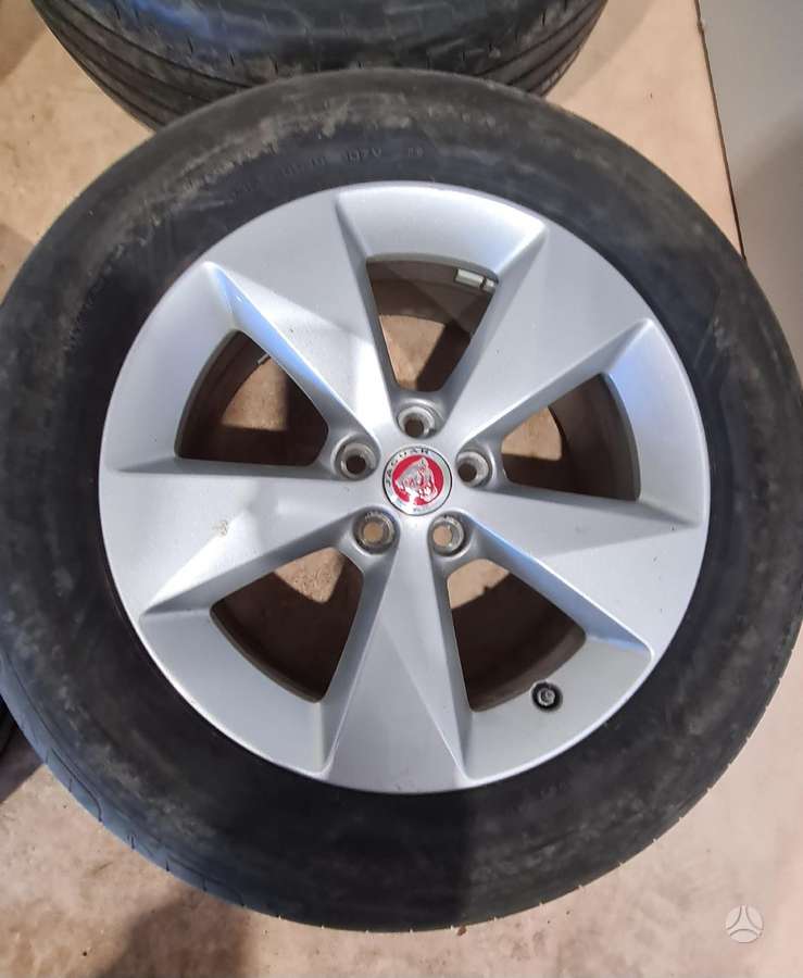 Jaguar E Pace, vieglmetāla, R18