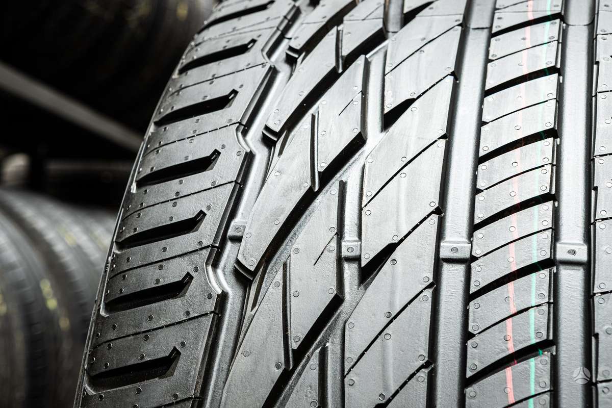 General Grabber GT, summer 285/35 R23