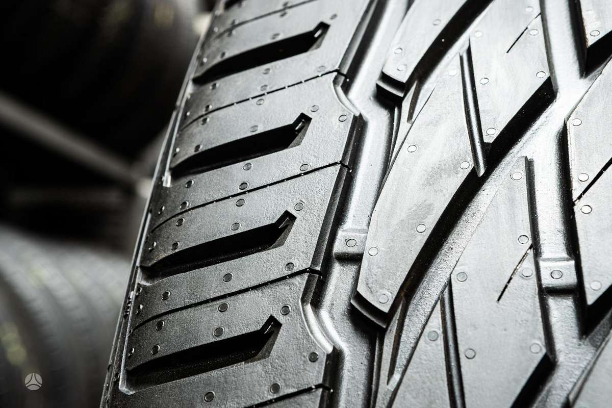 General Grabber GT, vasarinės 285/35 R23
