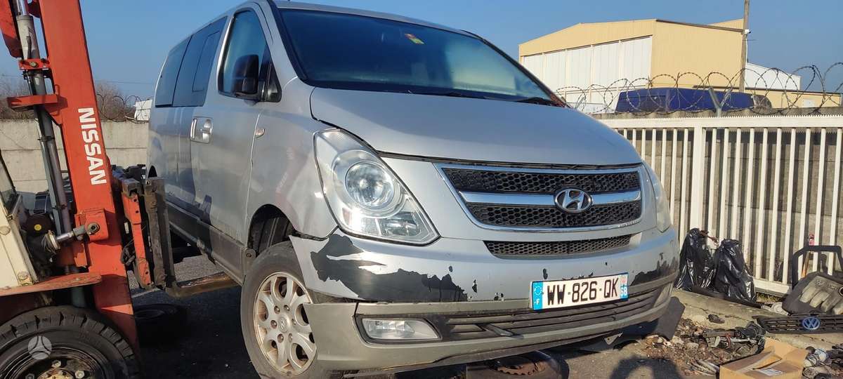 Hyundai H1 37069885048