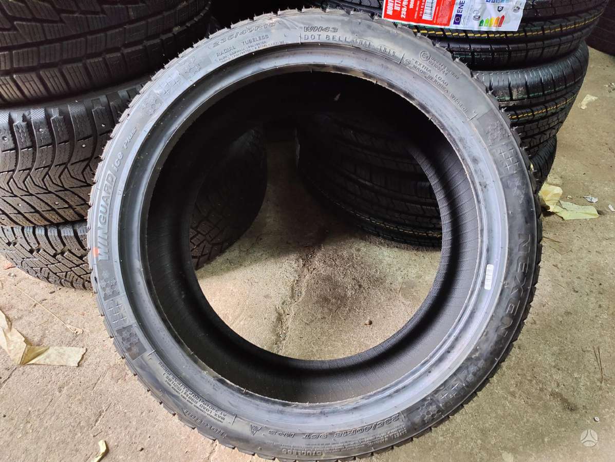 Nexen Winguard ice plus, winter 235/40 R18