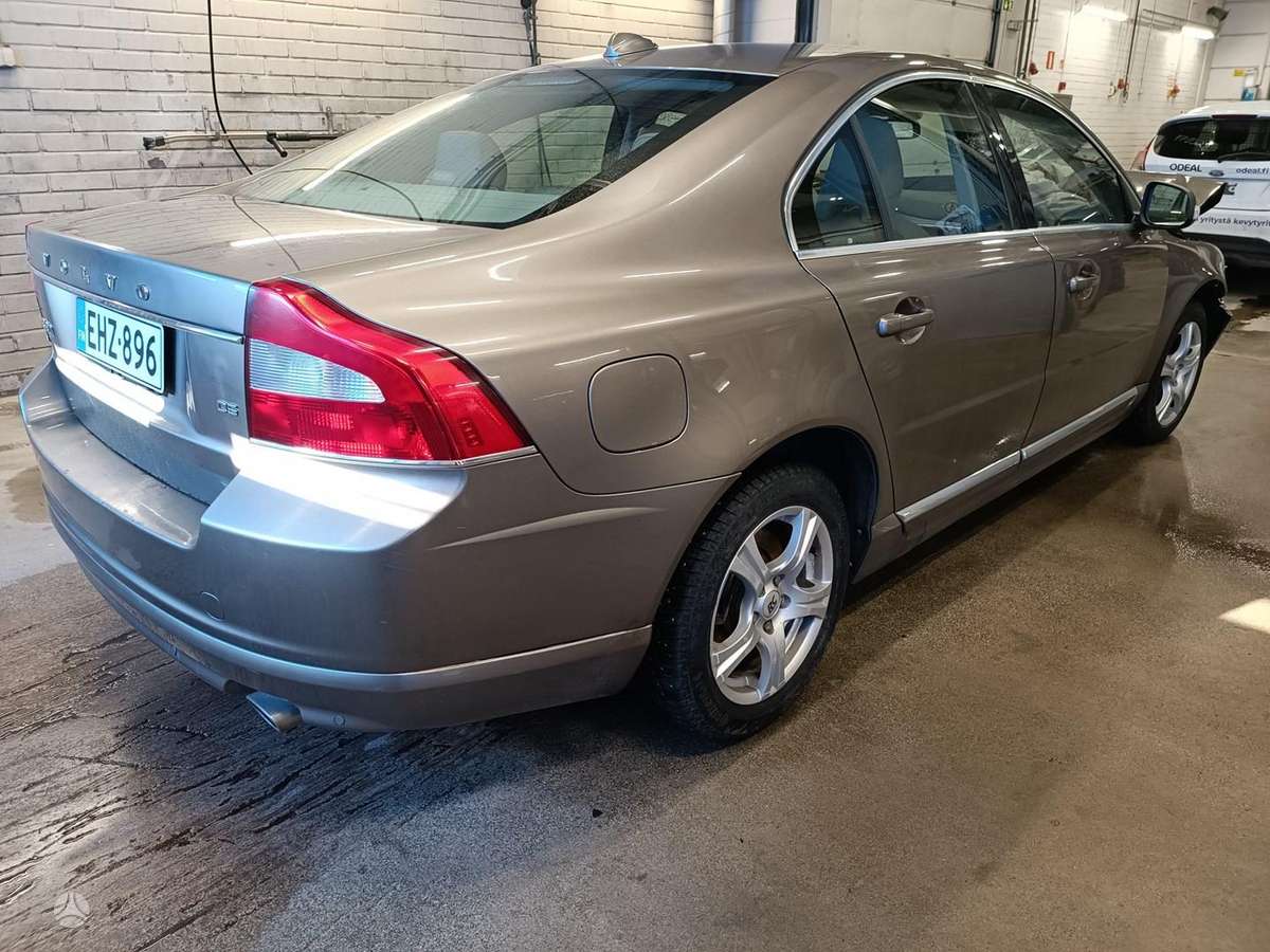 Volvo S80