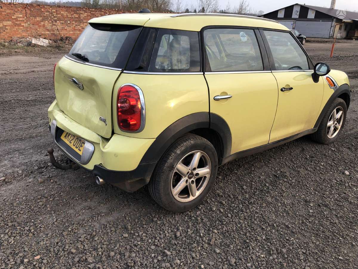 Mini Countryman dalimis. Kablys