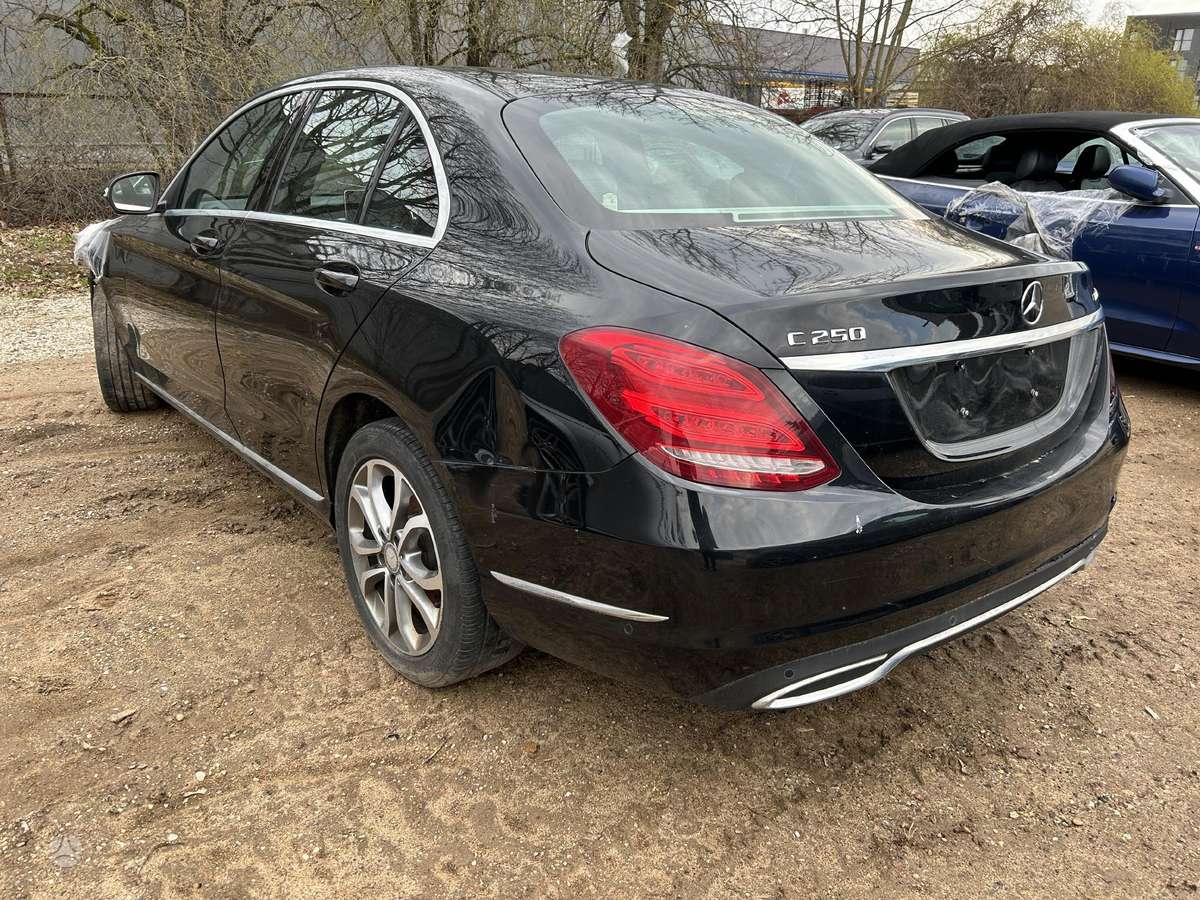 Mercedes-Benz C250 по частям