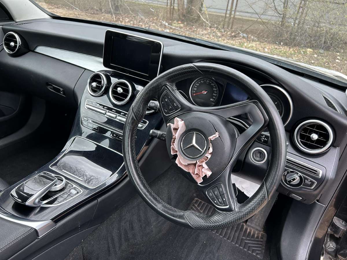 Mercedes-Benz C250 dalimis