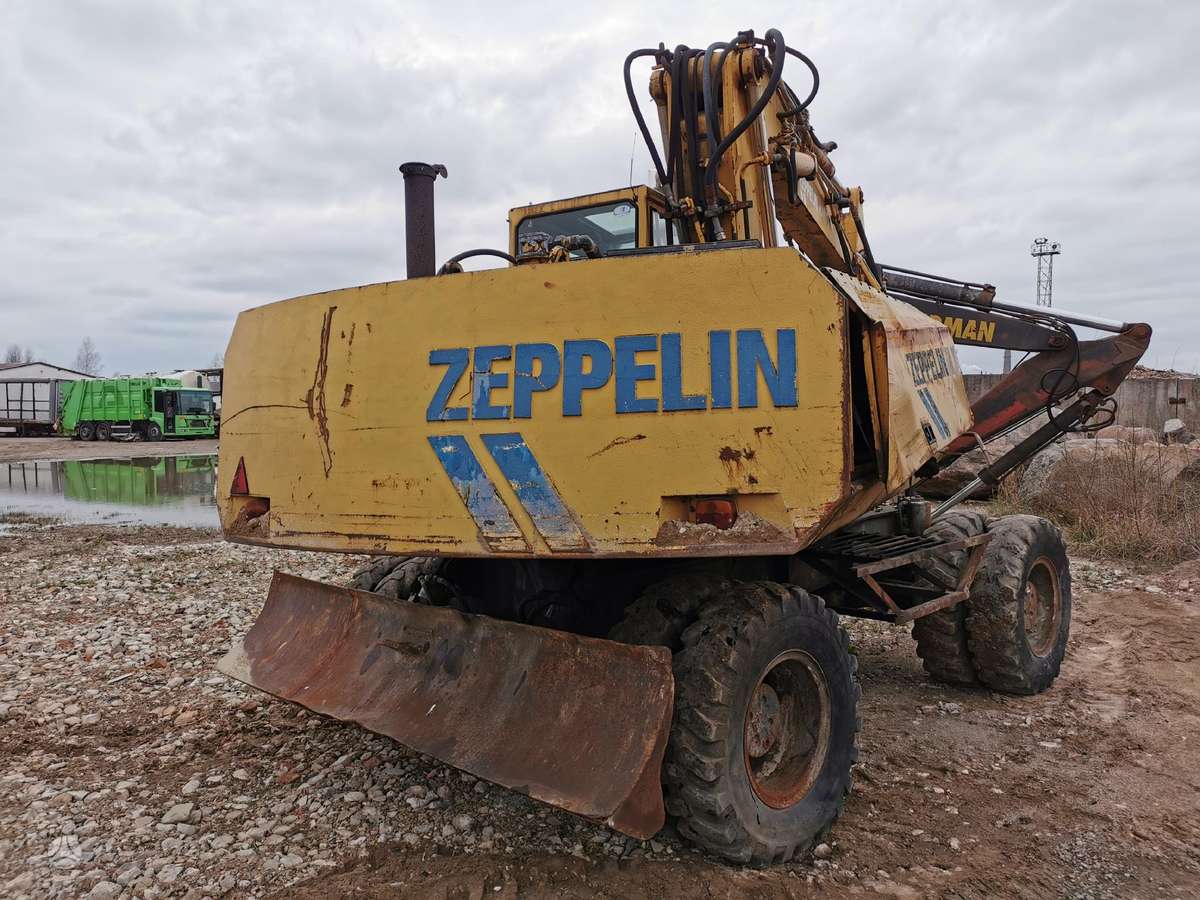 Sennebogen Zeppelin ZM19, ekskavatoriai
