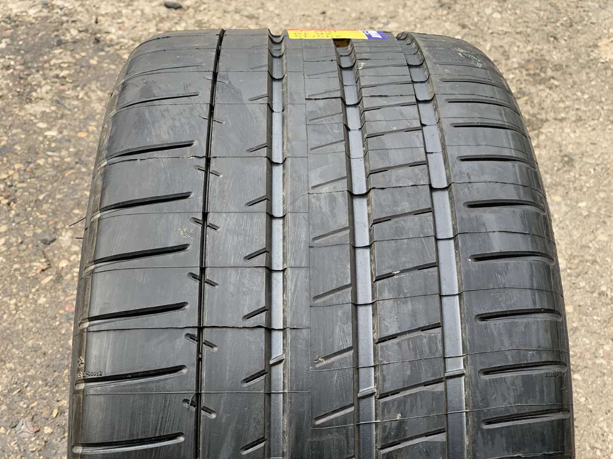 Michelin Pilot Super Sport, летние 295/35 R19