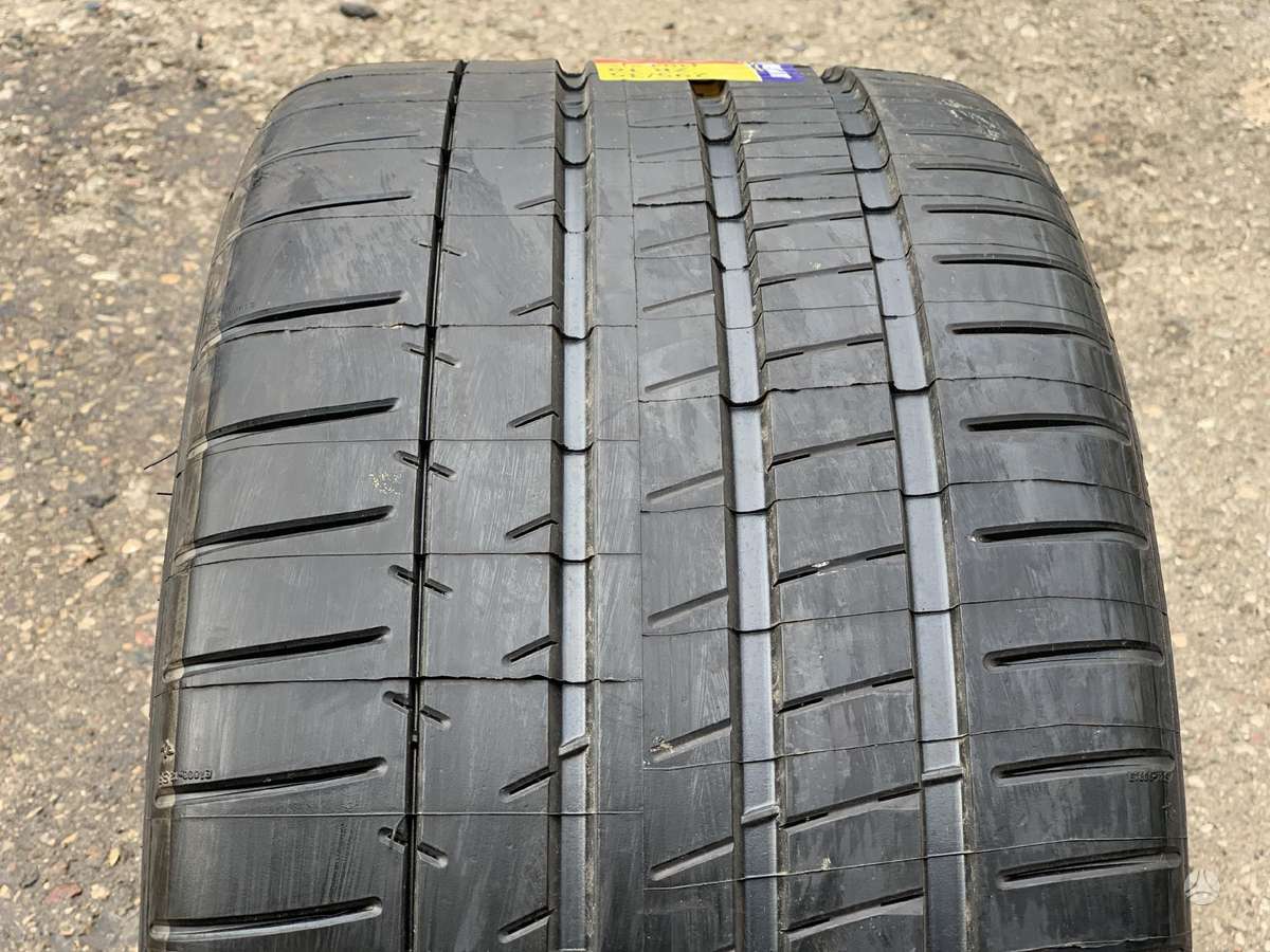 Michelin Pilot Super Sport, summer 295/35 R19