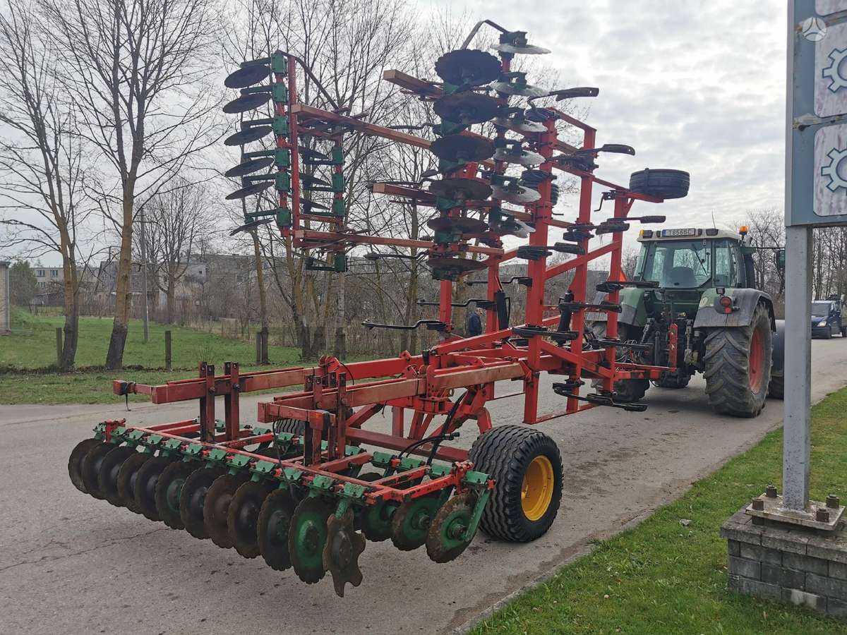 Vaderstad Cultus, skutikai, purentuvai