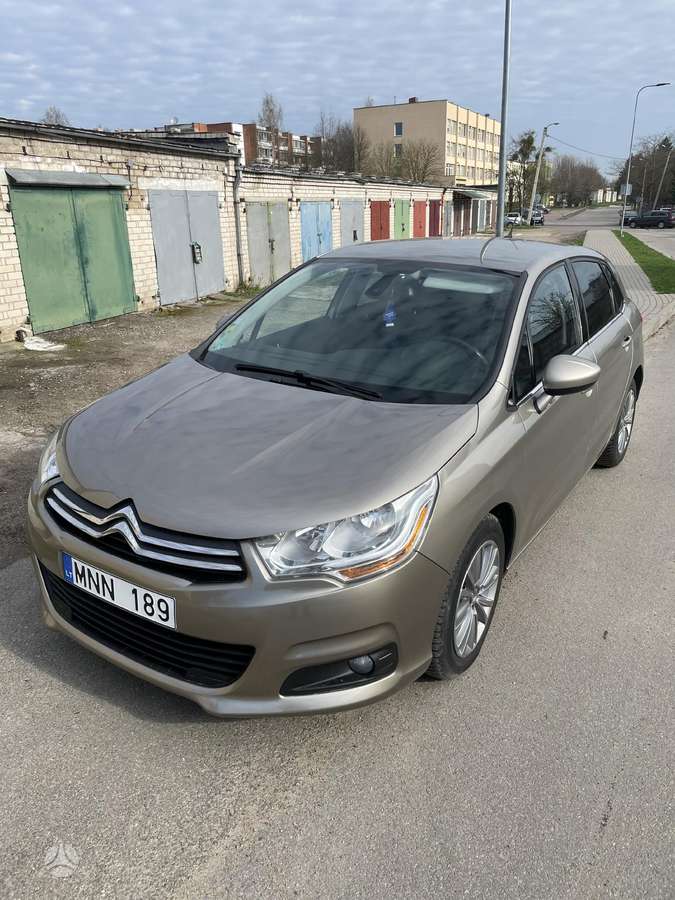 Citroen C4, 1.6 l., hatchback
