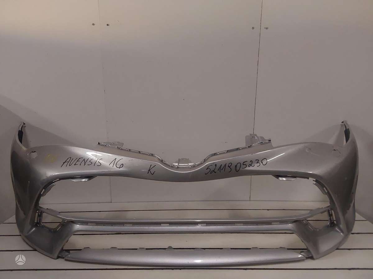 Toyota Avensis for parts
