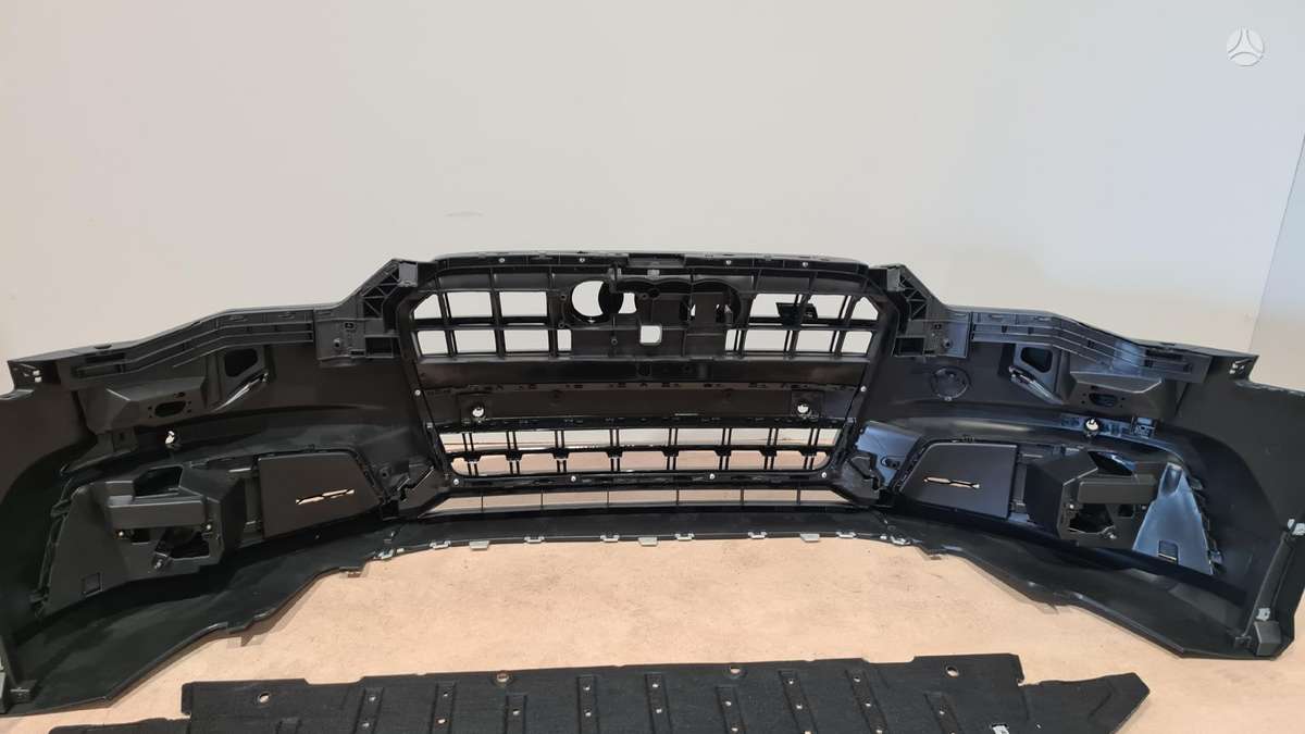 Audi A6 bamperi, radiatora režģis