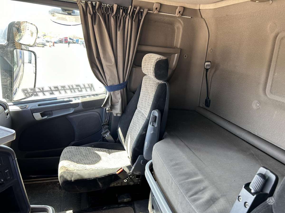 Scania R450, double sleeper