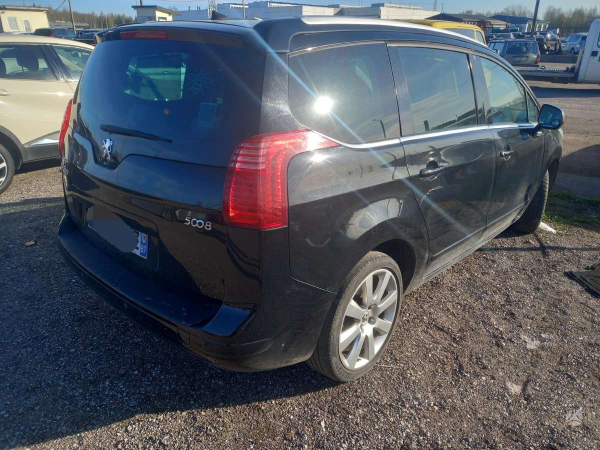 Peugeot 5008 по частям