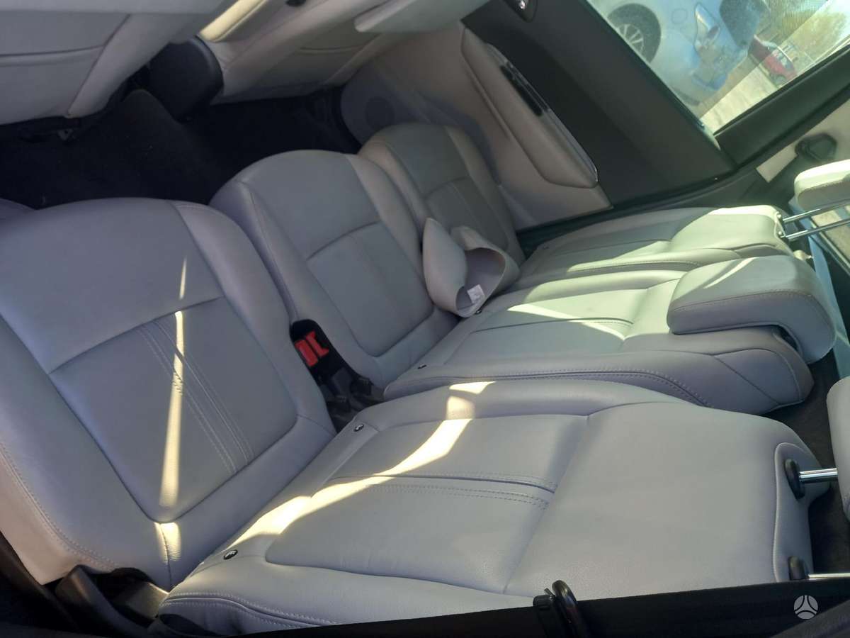 Peugeot 5008 по частям