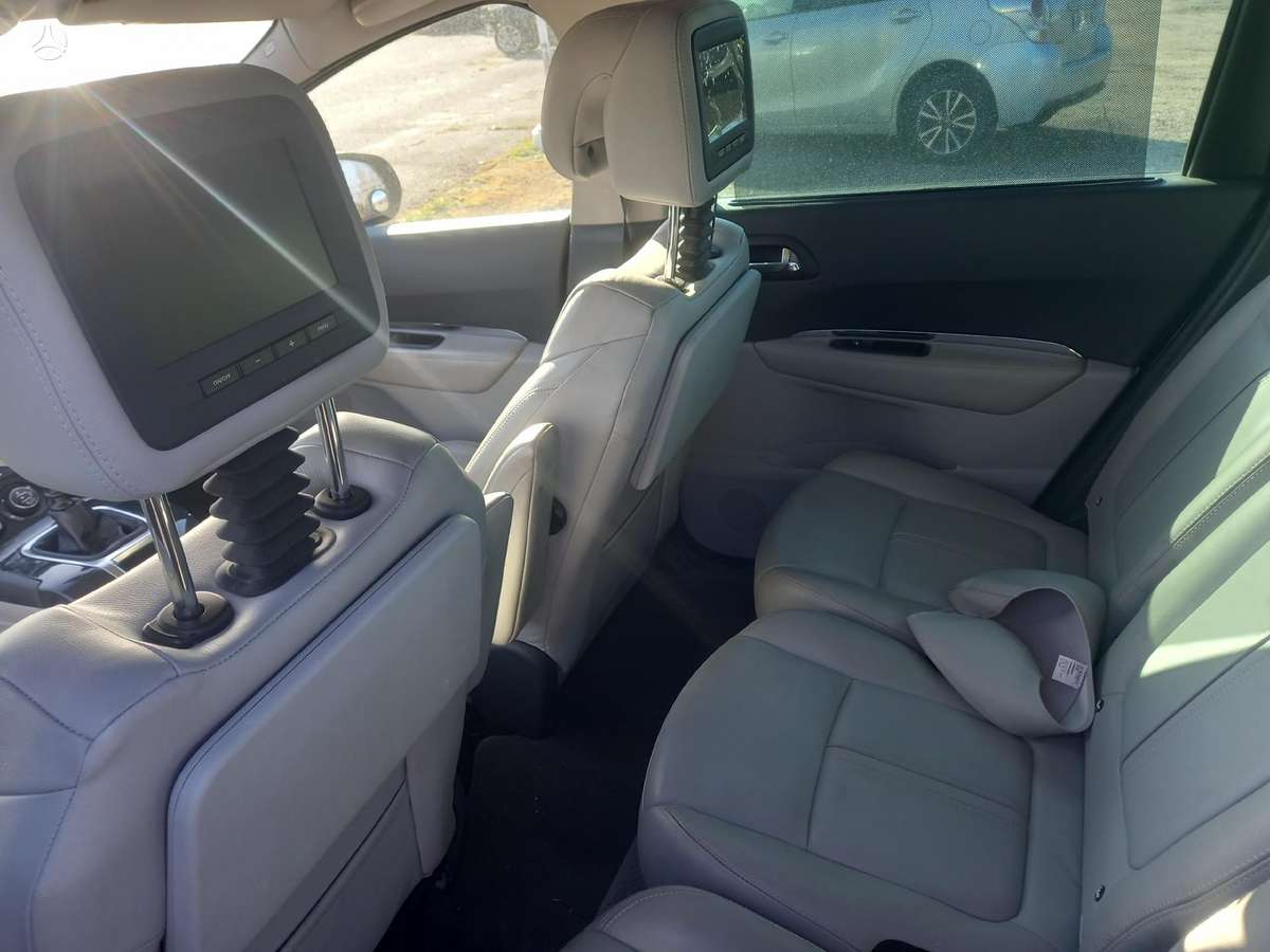 Peugeot 5008 for parts