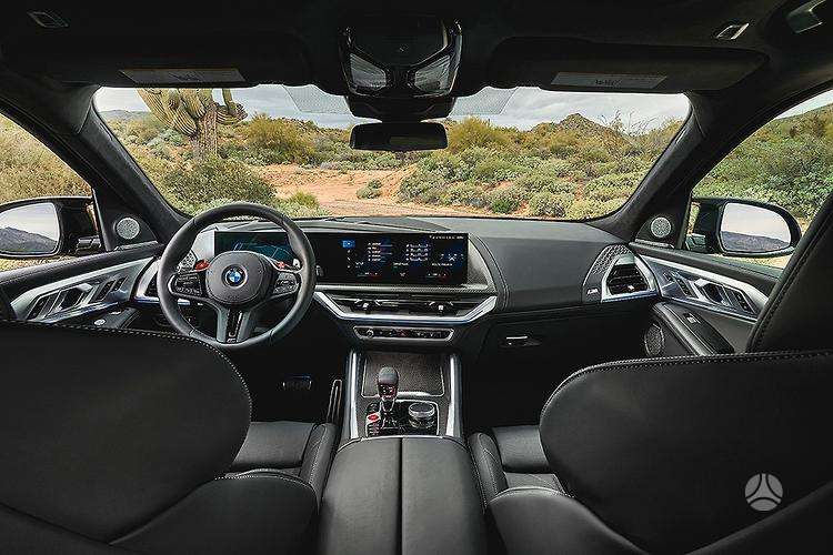 BMW XM консоль, подушки безопасности, ремни безопасности