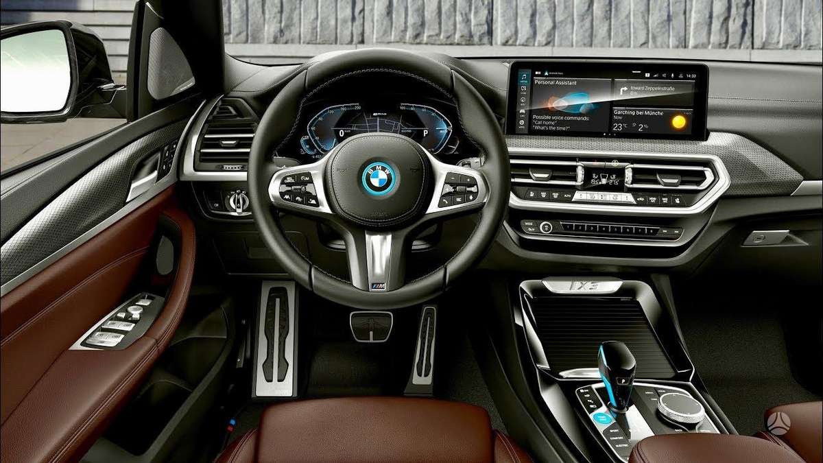 BMW iX3 panelė, oro pagalvės, saugos diržai